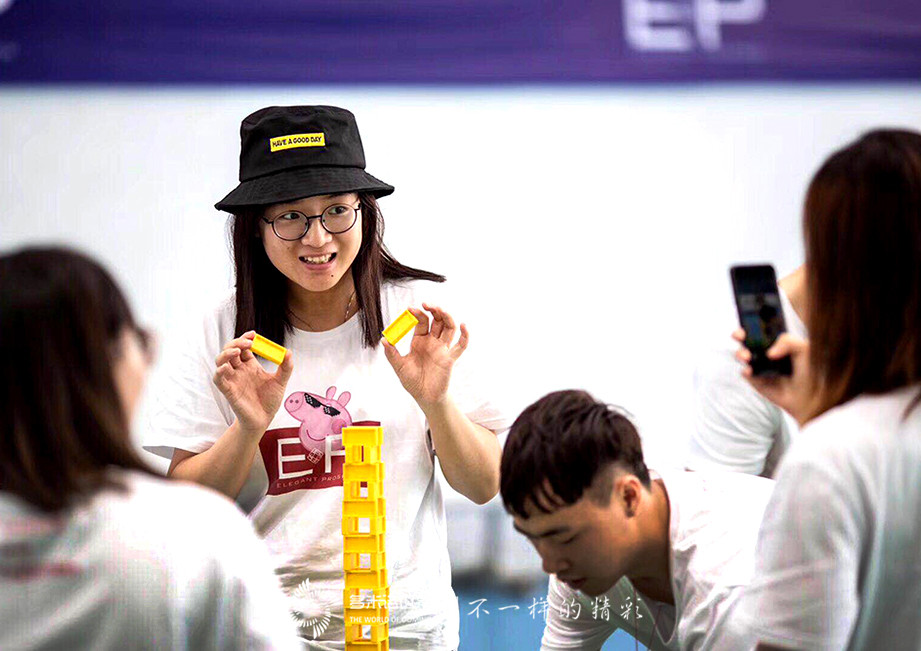 雅瑩多米諾團隊大挑戰(zhàn)祝福集團30周年