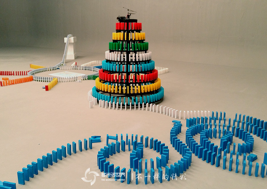 史上第一個牛奶多米諾誕生