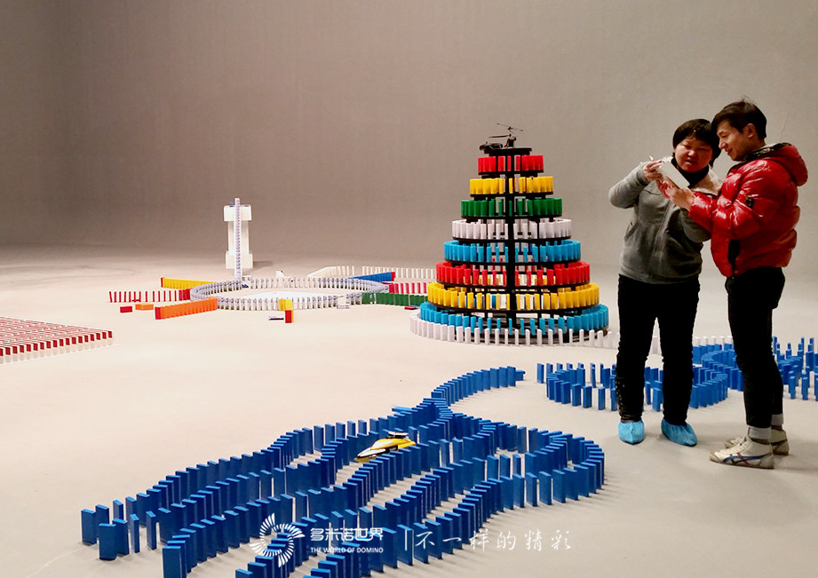 史上第一個牛奶多米諾誕生