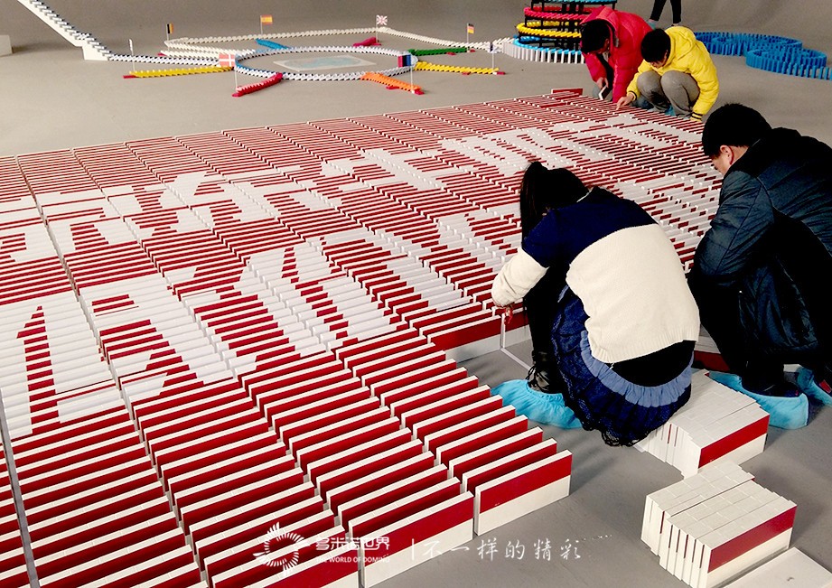 史上第一個牛奶多米諾誕生