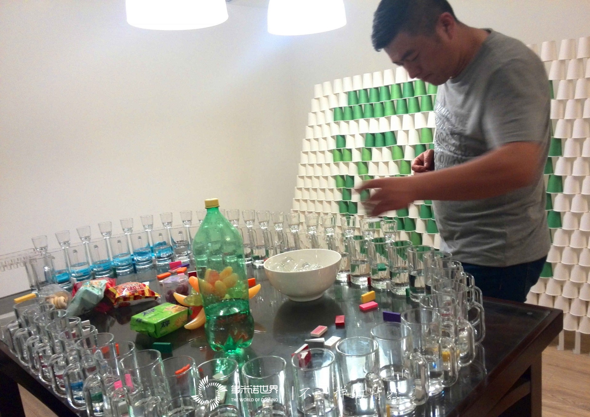 <<愛(ài)奇藝  愛(ài)青春>>宣傳片獨(dú)家上線