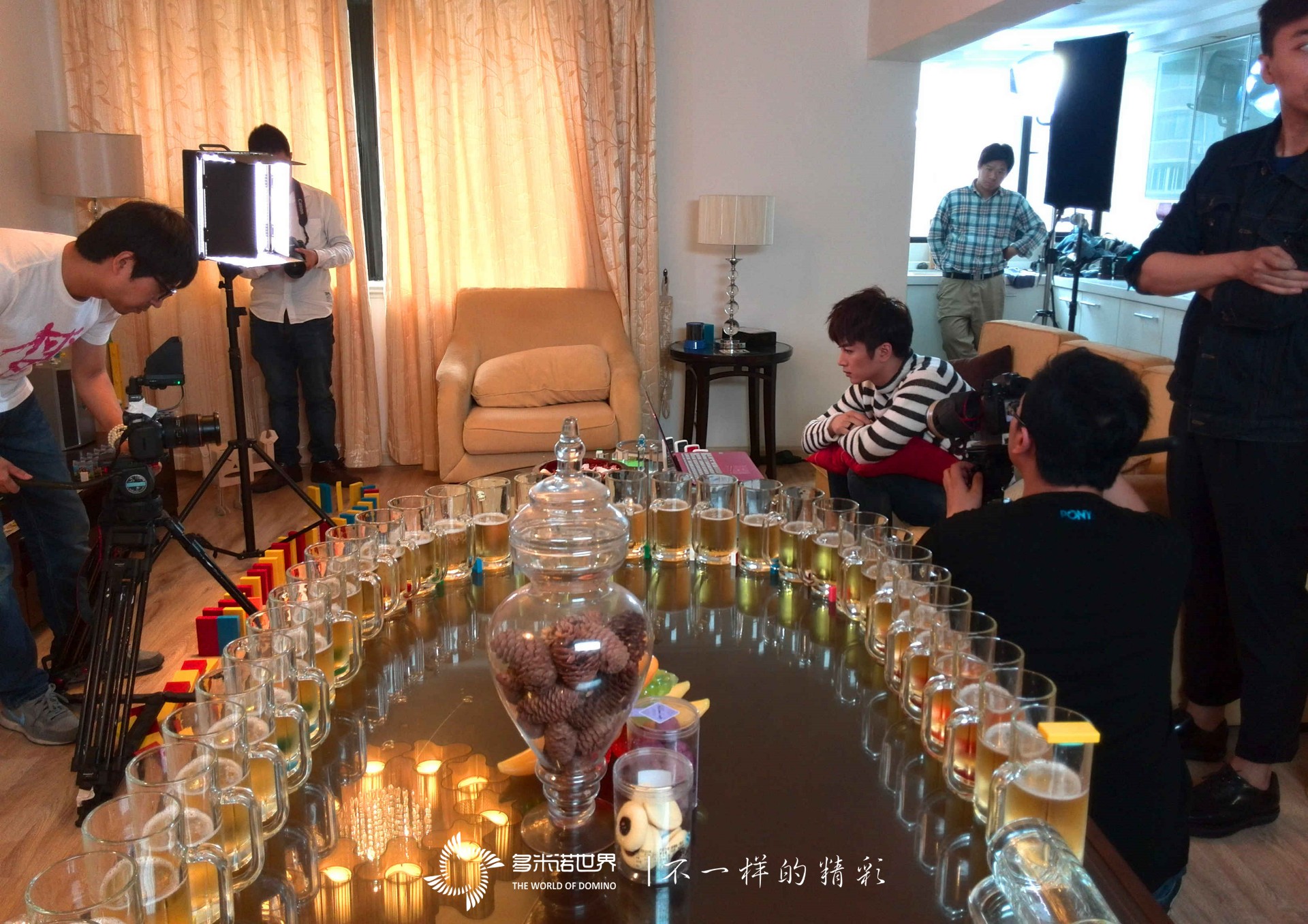 <<愛(ài)奇藝  愛(ài)青春>>宣傳片獨(dú)家上線