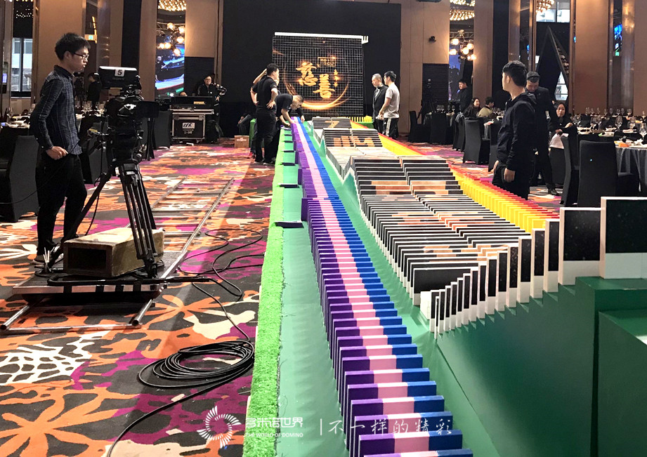 多米諾骨牌再次在上海高爾夫慈善嘉年華播撒愛(ài)的種子