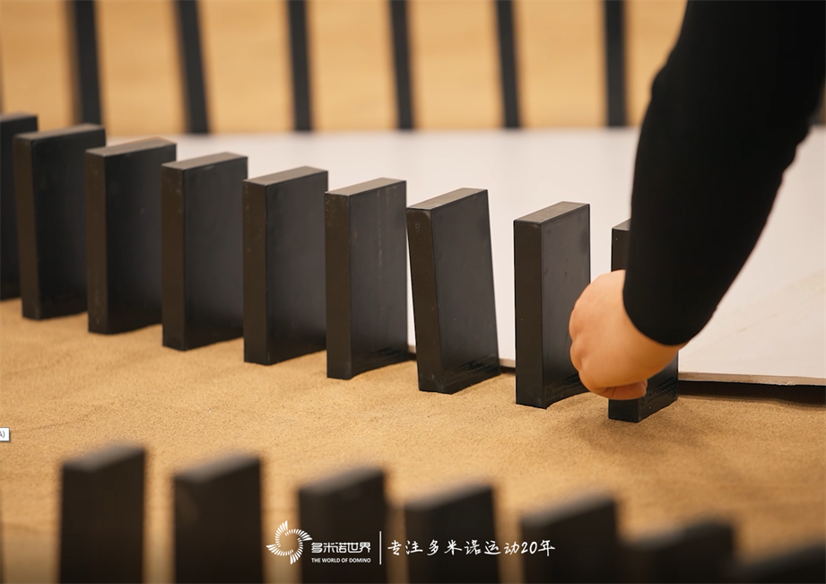 “沙漠多米諾”致敬RS Q e-tron與奧迪車隊